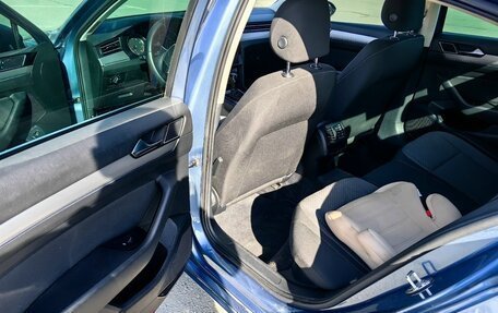 Volkswagen Passat B8 рестайлинг, 2017 год, 1 900 000 рублей, 12 фотография