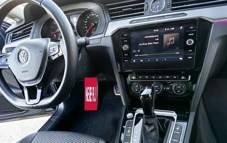 Volkswagen Passat B8 рестайлинг, 2017 год, 1 900 000 рублей, 10 фотография