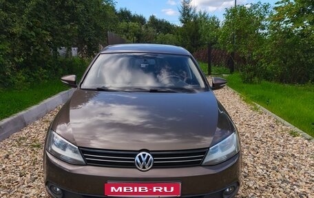 Volkswagen Jetta VI, 2012 год, 970 000 рублей, 3 фотография