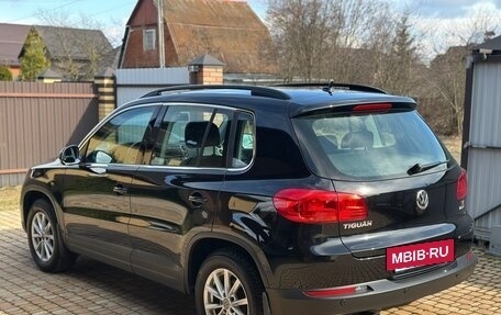 Volkswagen Tiguan I, 2015 год, 1 700 000 рублей, 4 фотография