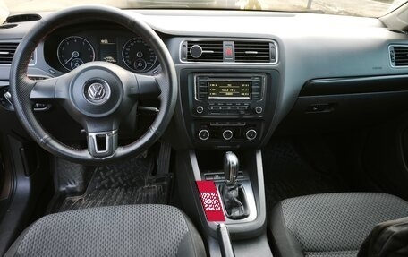 Volkswagen Jetta VI, 2012 год, 970 000 рублей, 7 фотография