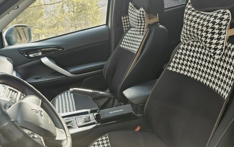 Mitsubishi Eclipse Cross, 2019 год, 2 300 000 рублей, 15 фотография