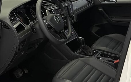 Volkswagen Touran III, 2022 год, 1 670 000 рублей, 17 фотография