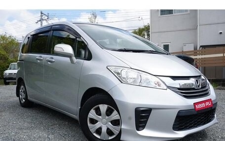 Honda Freed I, 2015 год, 845 000 рублей, 3 фотография