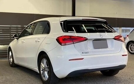 Mercedes-Benz A-Класс, 2019 год, 1 416 000 рублей, 3 фотография