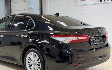 Toyota Camry, 2018 год, 3 350 000 рублей, 4 фотография