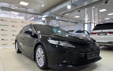 Toyota Camry, 2018 год, 3 350 000 рублей, 10 фотография