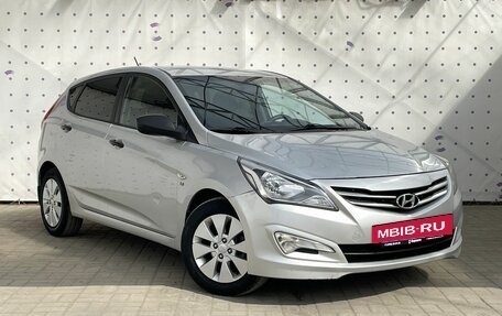 Hyundai Solaris II рестайлинг, 2016 год, 920 000 рублей, 2 фотография