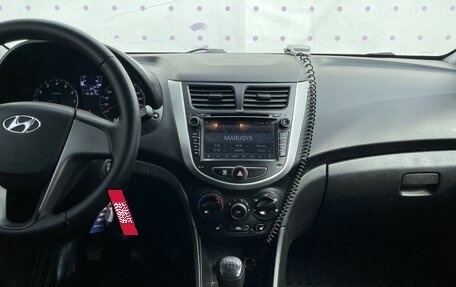 Hyundai Solaris II рестайлинг, 2016 год, 920 000 рублей, 16 фотография