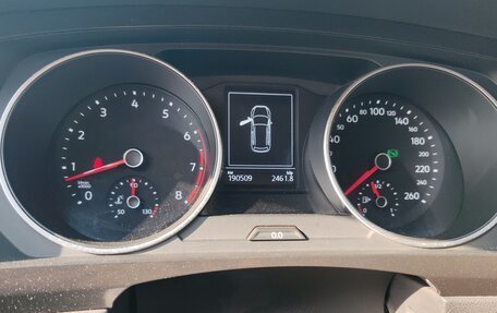 Volkswagen Tiguan II, 2017 год, 1 350 000 рублей, 9 фотография