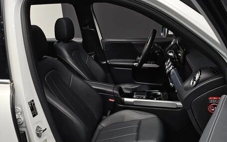 Mercedes-Benz GLB, 2023 год, 4 218 000 рублей, 12 фотография