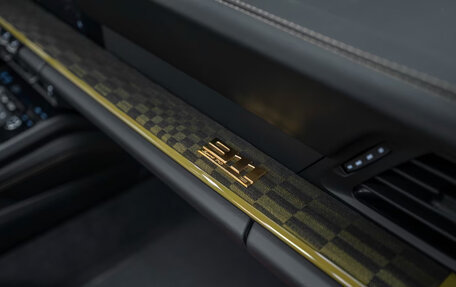 Porsche 911, 2025 год, 32 000 000 рублей, 23 фотография