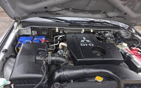 Mitsubishi Pajero IV, 2011 год, 2 530 000 рублей, 17 фотография