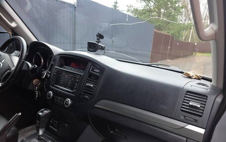 Mitsubishi Pajero IV, 2011 год, 2 530 000 рублей, 25 фотография