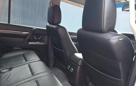 Mitsubishi Pajero IV, 2011 год, 2 530 000 рублей, 26 фотография