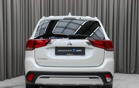 Mitsubishi Outlander III рестайлинг 3, 2020 год, 2 490 000 рублей, 5 фотография