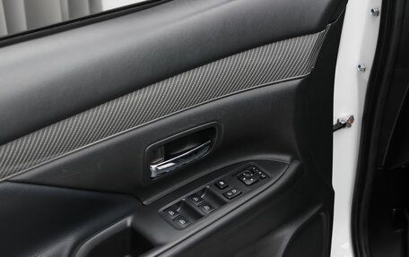 Mitsubishi Outlander III рестайлинг 3, 2020 год, 2 490 000 рублей, 16 фотография