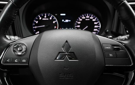 Mitsubishi Outlander III рестайлинг 3, 2020 год, 2 490 000 рублей, 13 фотография