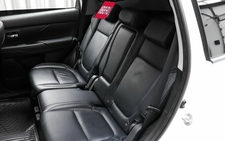 Mitsubishi Outlander III рестайлинг 3, 2020 год, 2 490 000 рублей, 10 фотография