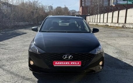 Hyundai Solaris II рестайлинг, 2021 год, 1 фотография