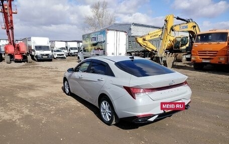 Hyundai Elantra, 2021 год, 2 100 000 рублей, 4 фотография