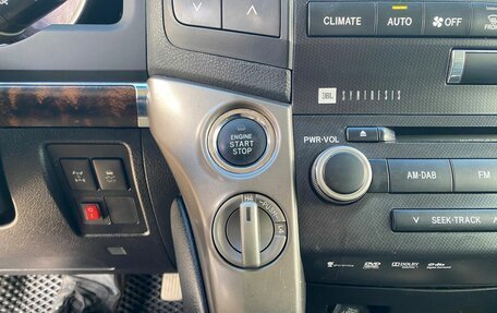 Toyota Land Cruiser 200, 2011 год, 2 980 000 рублей, 30 фотография