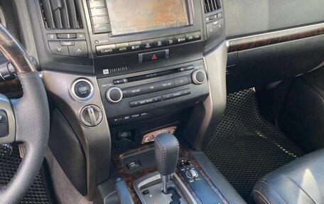 Toyota Land Cruiser 200, 2011 год, 2 980 000 рублей, 33 фотография