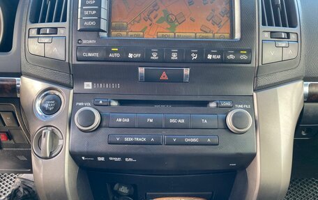 Toyota Land Cruiser 200, 2011 год, 2 980 000 рублей, 31 фотография