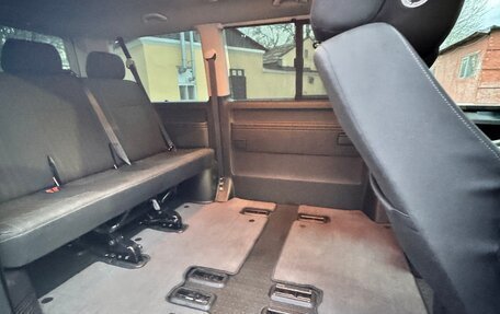 Volkswagen Caravelle T6 рестайлинг, 2015 год, 2 400 000 рублей, 9 фотография