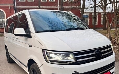 Volkswagen Caravelle T6 рестайлинг, 2015 год, 2 400 000 рублей, 3 фотография
