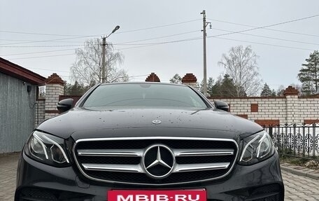 Mercedes-Benz E-Класс, 2019 год, 3 400 000 рублей, 2 фотография