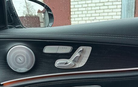 Mercedes-Benz E-Класс, 2019 год, 3 400 000 рублей, 9 фотография