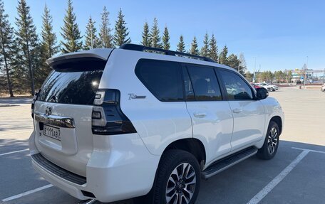 Toyota Land Cruiser Prado 150 рестайлинг 2, 2022 год, 7 800 000 рублей, 6 фотография