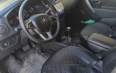 Renault Logan II, 2020 год, 750 000 рублей, 10 фотография