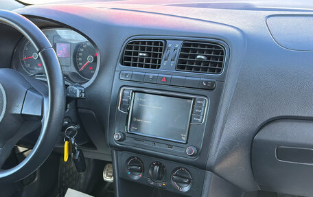 Volkswagen Polo VI (EU Market), 2012 год, 550 000 рублей, 11 фотография