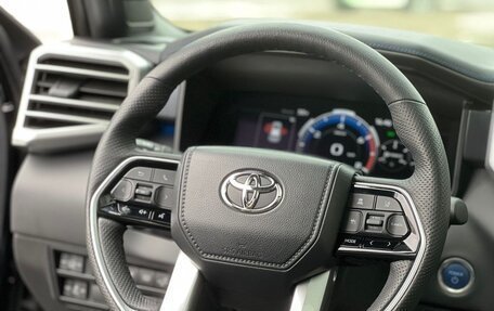 Toyota Sequoia, 2023 год, 11 499 000 рублей, 14 фотография