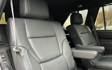 Toyota Sequoia, 2023 год, 11 499 000 рублей, 26 фотография