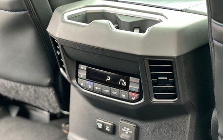 Toyota Sequoia, 2023 год, 11 499 000 рублей, 27 фотография