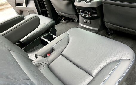 Toyota Sequoia, 2023 год, 11 499 000 рублей, 24 фотография