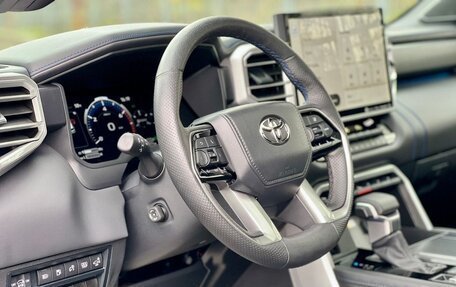 Toyota Sequoia, 2023 год, 11 499 000 рублей, 16 фотография