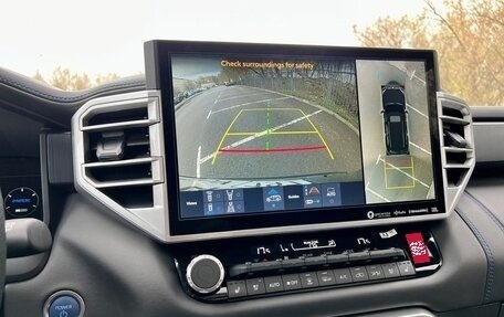 Toyota Sequoia, 2023 год, 11 499 000 рублей, 29 фотография