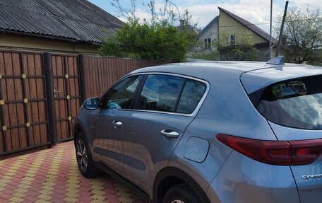 KIA Sportage IV рестайлинг, 2020 год, 2 450 000 рублей, 4 фотография