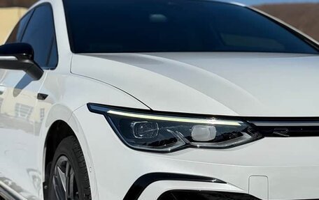 Volkswagen Golf VIII, 2022 год, 1 950 999 рублей, 4 фотография