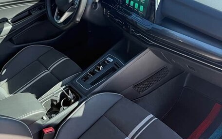 Volkswagen Golf VIII, 2022 год, 1 950 999 рублей, 16 фотография