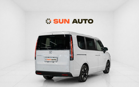 Honda Stepwgn, 2023 год, 3 650 000 рублей, 6 фотография