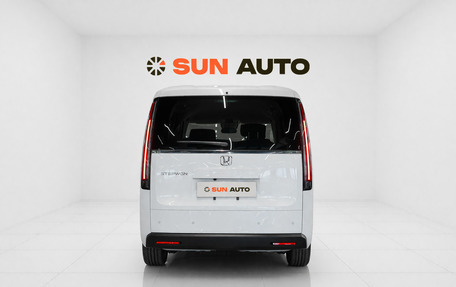 Honda Stepwgn, 2023 год, 3 650 000 рублей, 5 фотография