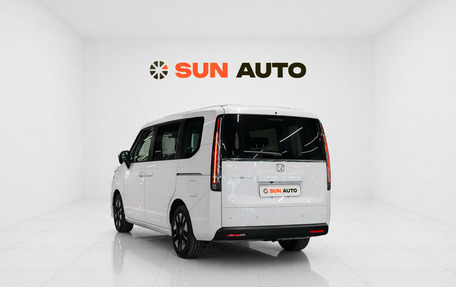 Honda Stepwgn, 2023 год, 3 650 000 рублей, 4 фотография