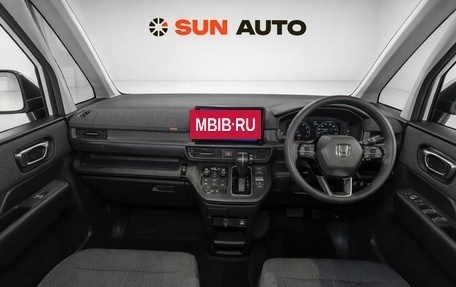 Honda Stepwgn, 2023 год, 3 650 000 рублей, 7 фотография