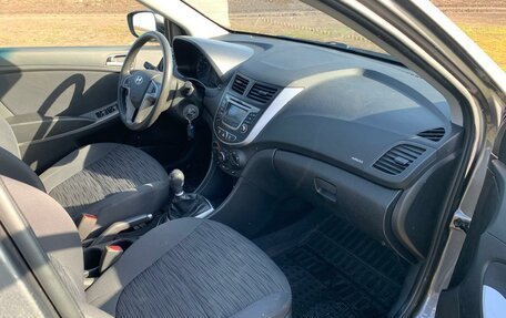 Hyundai Solaris II рестайлинг, 2015 год, 880 000 рублей, 2 фотография