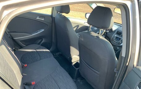 Hyundai Solaris II рестайлинг, 2015 год, 880 000 рублей, 4 фотография